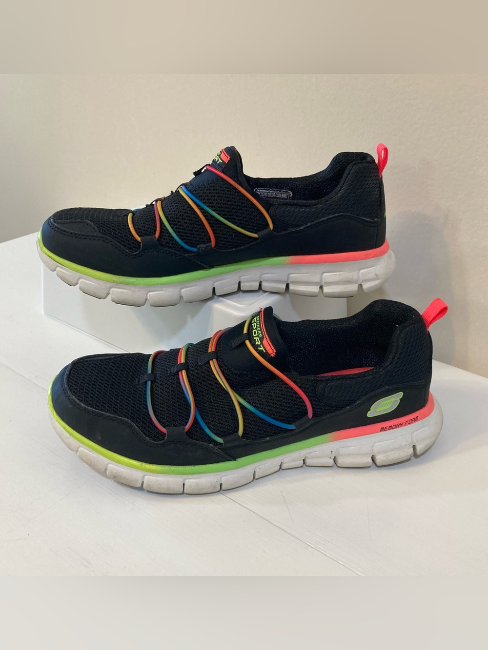 Skechers Sport Synergy Loving Life Sz 8 Black Sneaker Womens Walking Shoes
